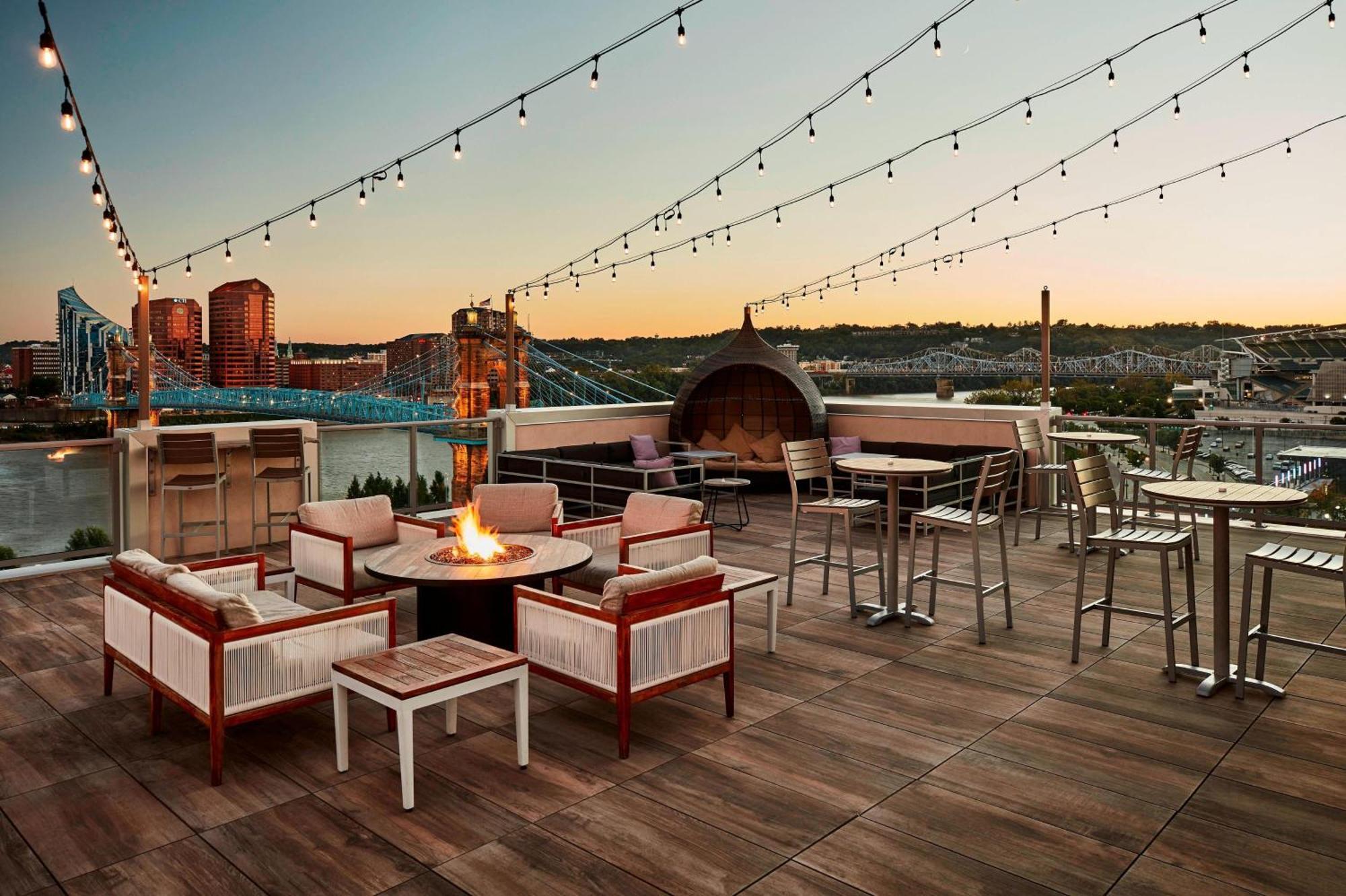 Ac Hotel By Marriott Cincinnati At The Banks Exteriör bild