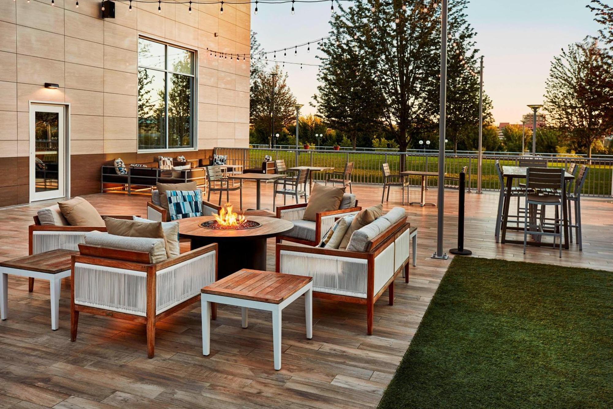 Ac Hotel By Marriott Cincinnati At The Banks Exteriör bild