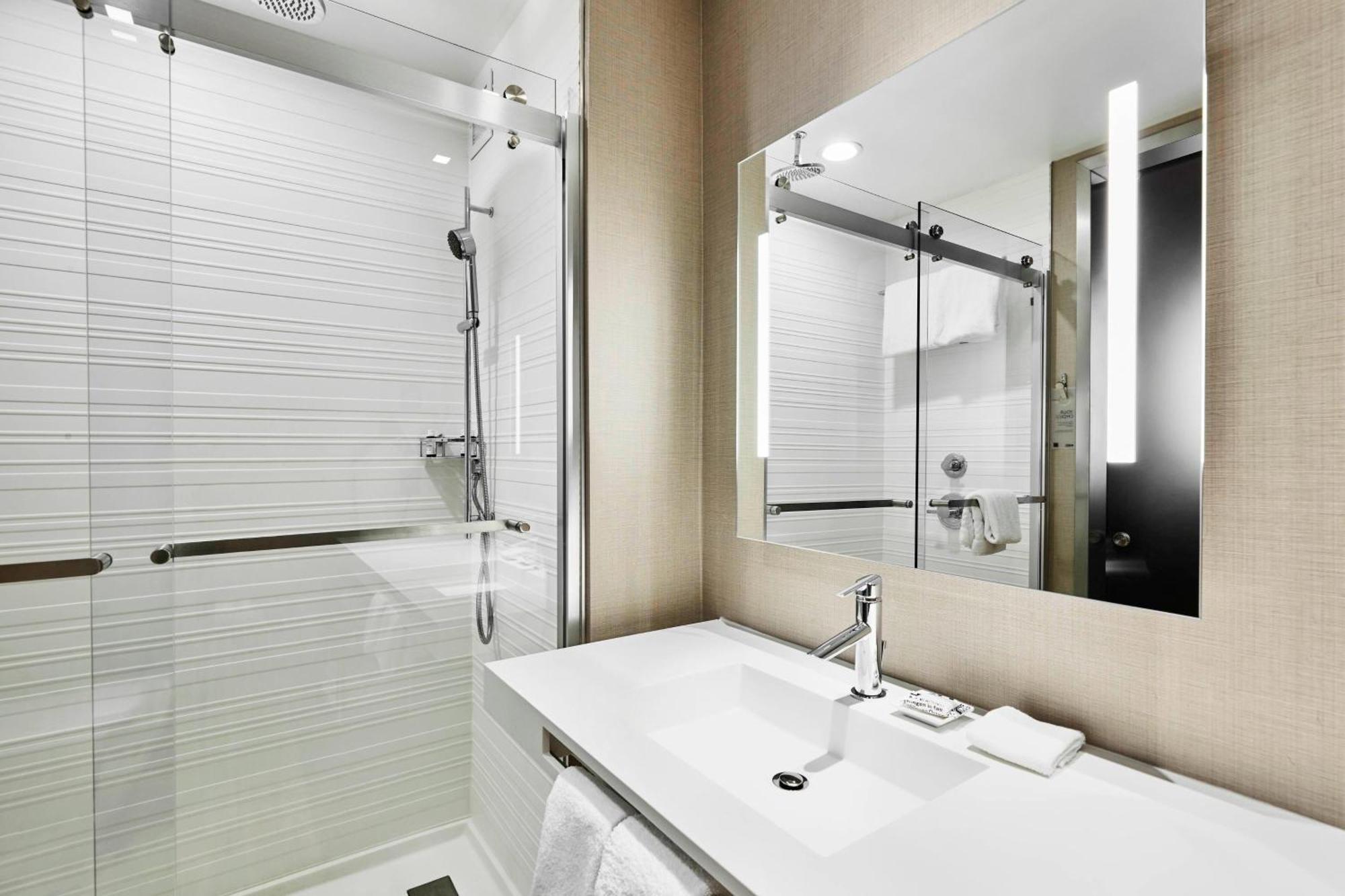 Ac Hotel By Marriott Cincinnati At The Banks Exteriör bild