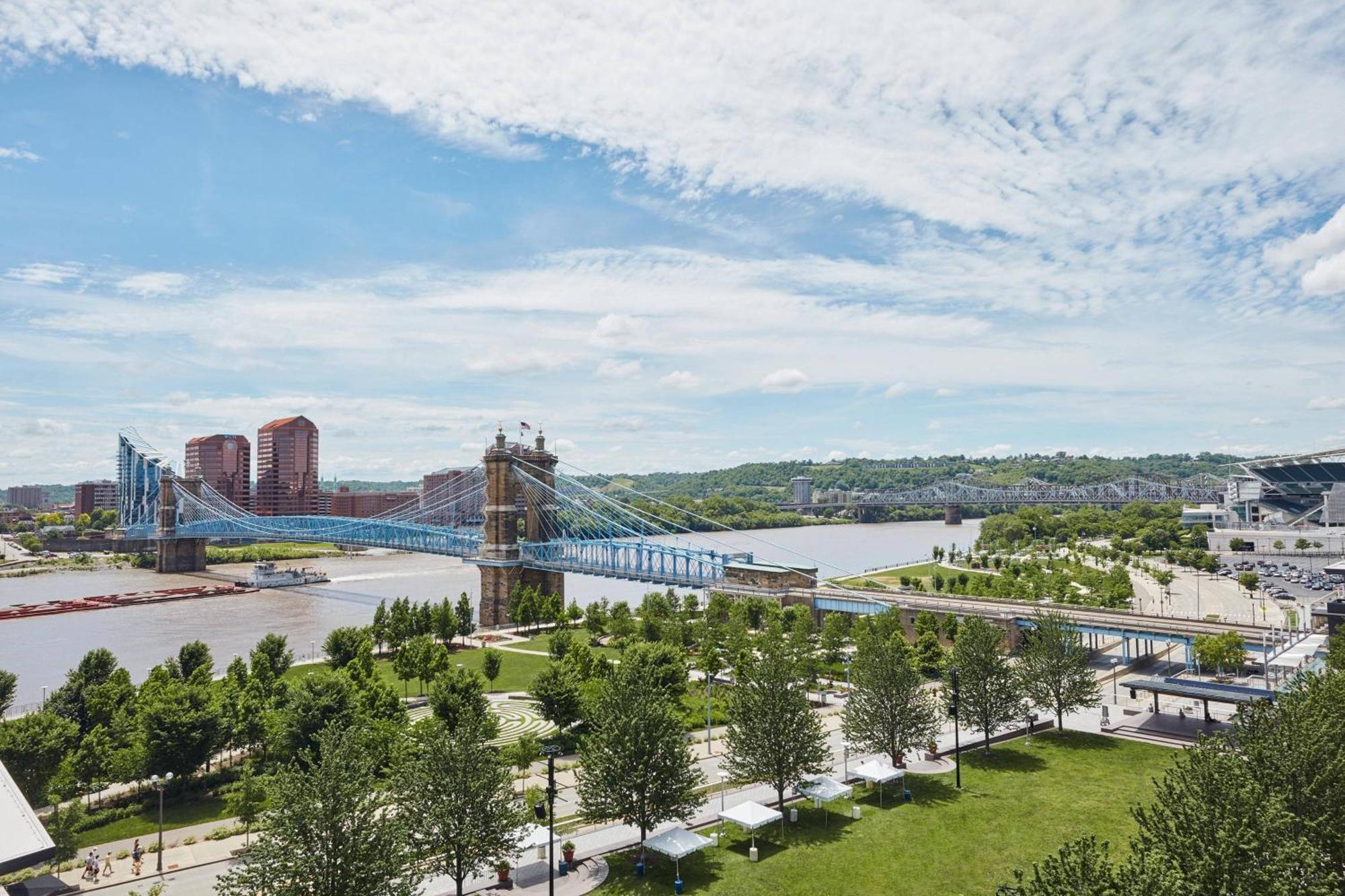 Ac Hotel By Marriott Cincinnati At The Banks Exteriör bild
